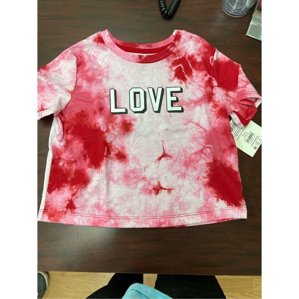 NWT Valentine’s Day Love Kids Graphic Tie Dye Tee